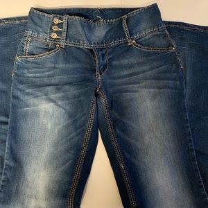 Ariya Low Rise Denim Jean's - Size 7/8